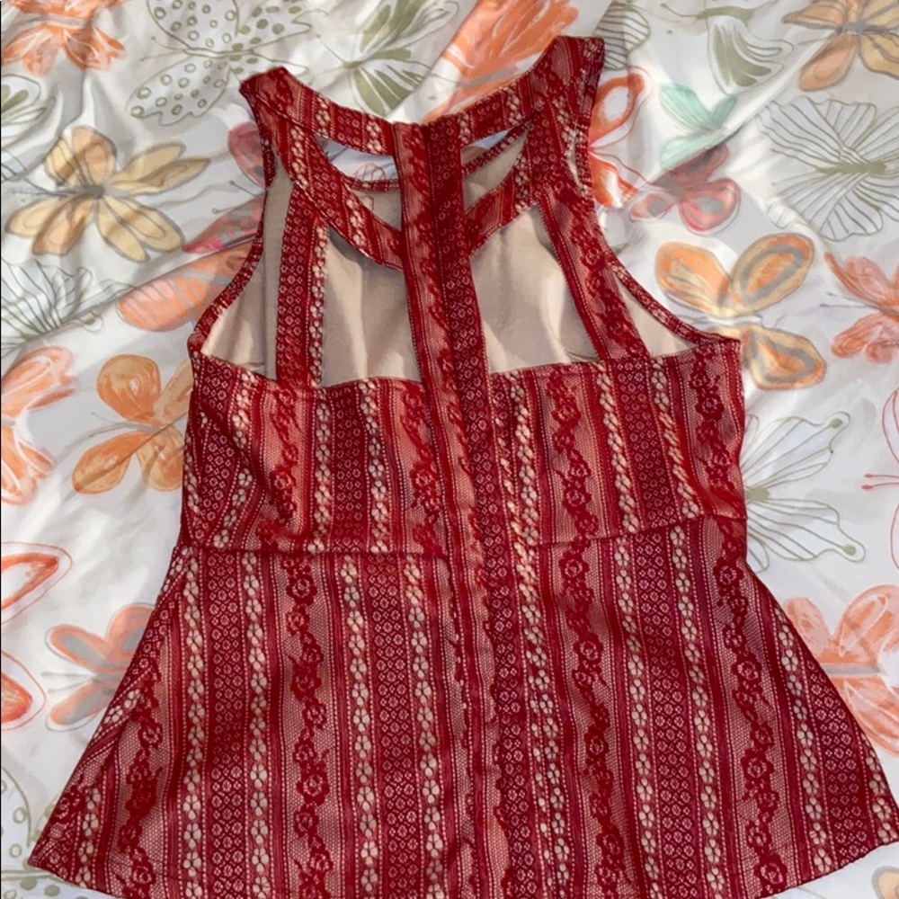 Red top - Picture 2 of 2